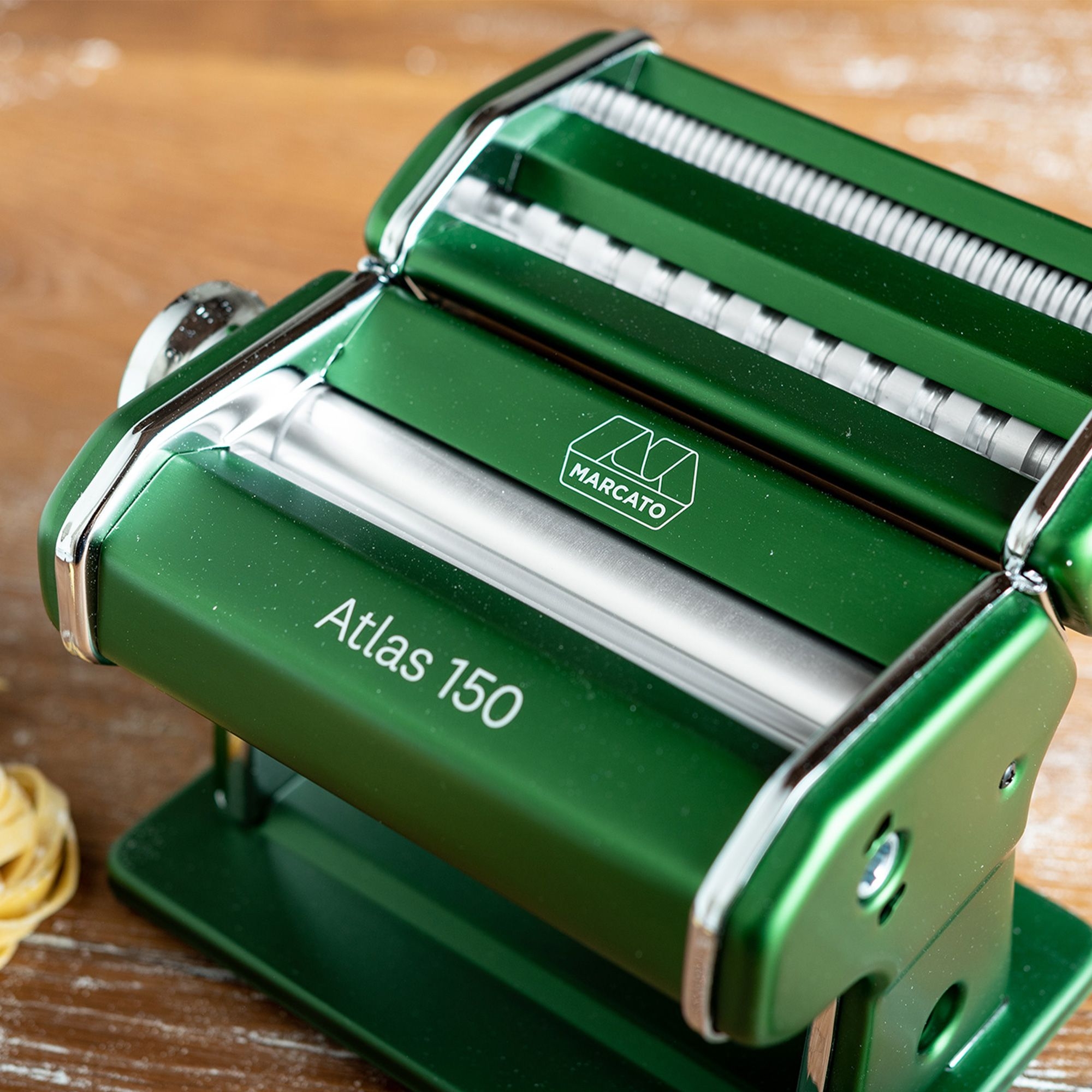 Marcato - Pasta machine "Atlas 150 Design" + Pastacutter "Pastawheel" - Green